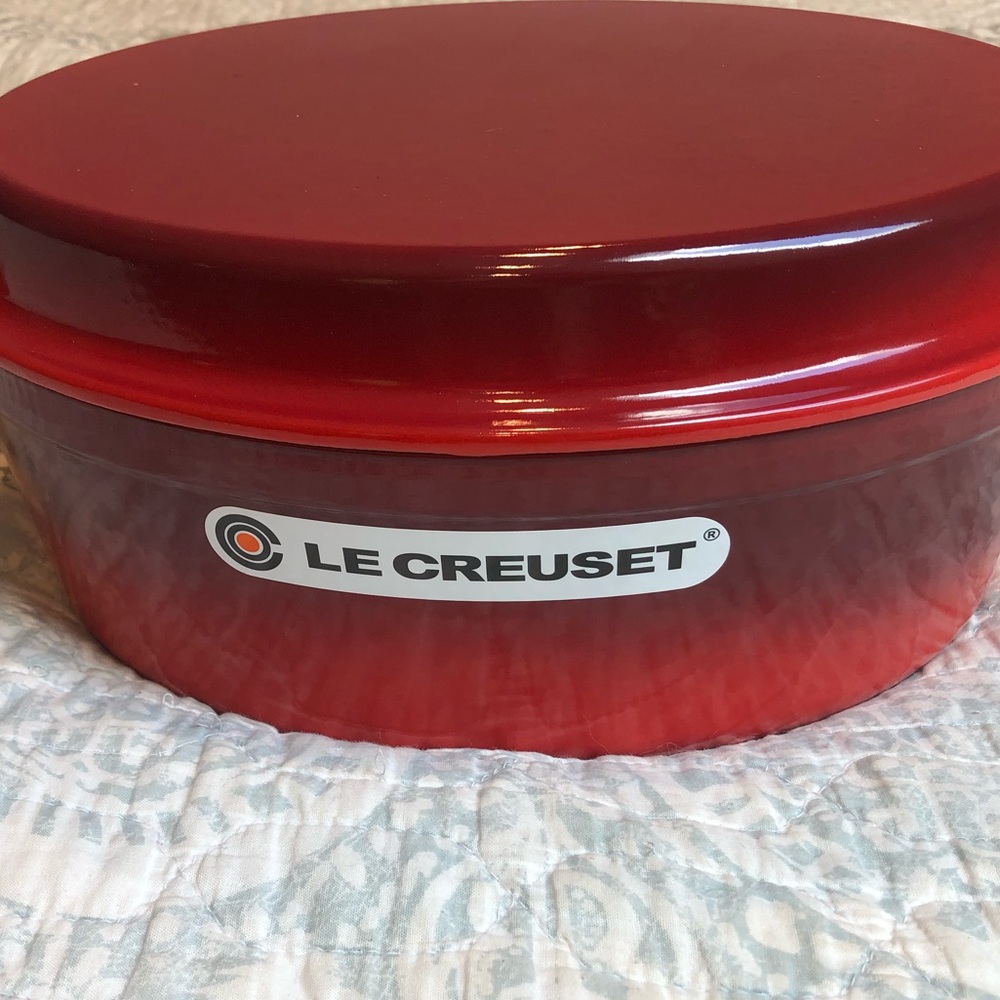 Le creuset dutch oven with griddle lid